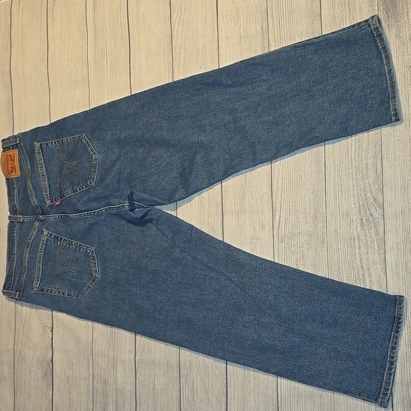 Levi's Women's Ribcage Straight Ankle Jeans Medium Wash Size 32 - Picture 2 of 13